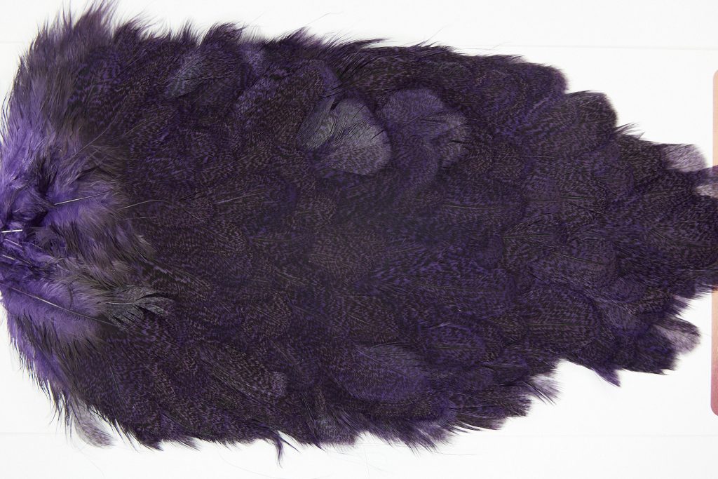 2667 Coq De Leon Hen Saddle Purple Speckled